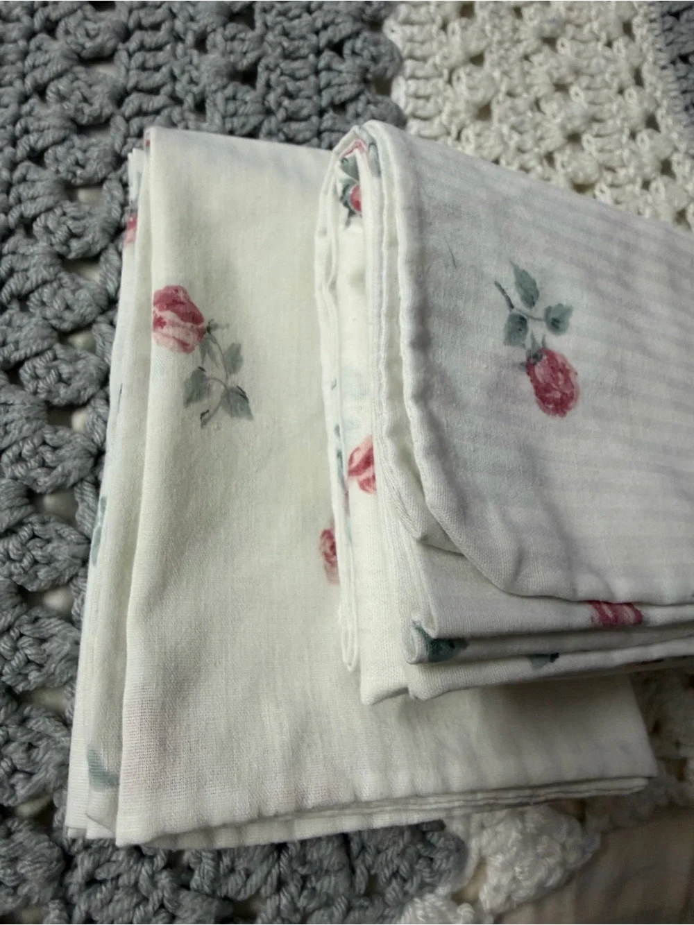 Cannon Floral Rose Pillow case set standard cotton polyester blend USA